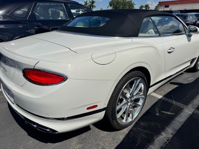 2020 Bentley Continental GTC V8  