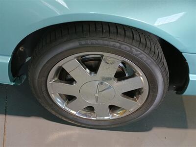 2002 Ford Thunderbird Deluxe   - Photo 44 - Boca Raton, FL 33431