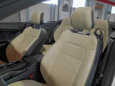 2015 Ford Mustang EcoBoost Premium convertible - Photo 16 - Boca Raton, FL 33431