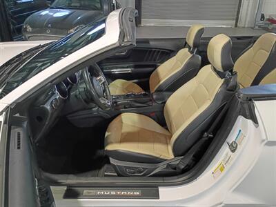 2015 Ford Mustang EcoBoost Premium convertible - Photo 13 - Boca Raton, FL 33431