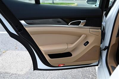 2016 Porsche Panamera   - Photo 27 - Boca Raton, FL 33431