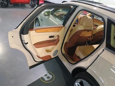 2019 Bentley Bentayga V8   - Photo 28 - Boca Raton, FL 33431