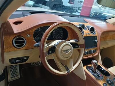2019 Bentley Bentayga V8   - Photo 19 - Boca Raton, FL 33431