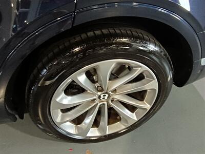 2017 Bentley Bentayga W12  ONE OWNER - Photo 44 - Boca Raton, FL 33431