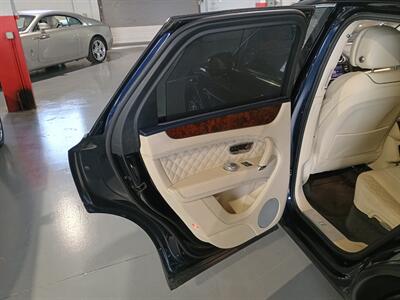2017 Bentley Bentayga W12  ONE OWNER - Photo 24 - Boca Raton, FL 33431