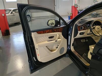 2017 Bentley Bentayga W12  ONE OWNER - Photo 10 - Boca Raton, FL 33431