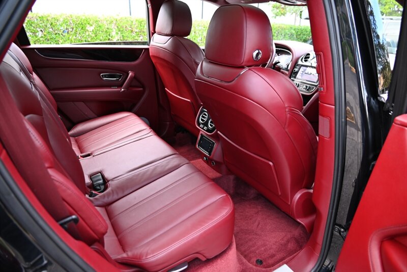 2019 Bentley Bentayga 121