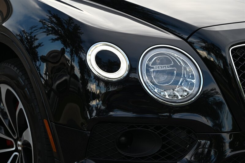 2019 Bentley Bentayga 33
