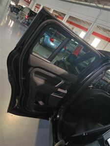 2022 Land Rover Defender 110 X-Dynamic SE - Photo 28 - Boca Raton, FL 33431