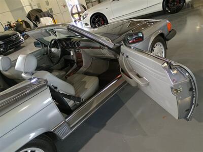 1988 Mercedes-Benz 560-Class 560 SL   - Photo 57 - Boca Raton, FL 33431