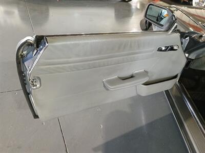 1988 Mercedes-Benz 560-Class 560 SL   - Photo 14 - Boca Raton, FL 33431