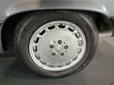 1988 Mercedes-Benz 560-Class 560 SL   - Photo 59 - Boca Raton, FL 33431