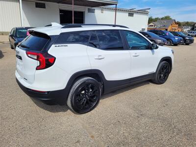 2022 GMC Terrain SLE   - Photo 3 - Cross Plains, WI 53528