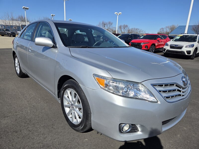2011 Toyota Camry XLE   - Photo 1 - Lafayette, IN 47905