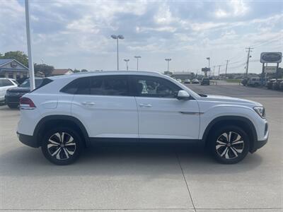 2024 Volkswagen Atlas Cross Sport SE 4Motion - Photo 2 - Lafayette, IN 47905