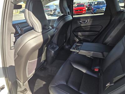 2023 Volvo XC60 B5 Plus Bright Theme   - Photo 10 - Lafayette, IN 47905