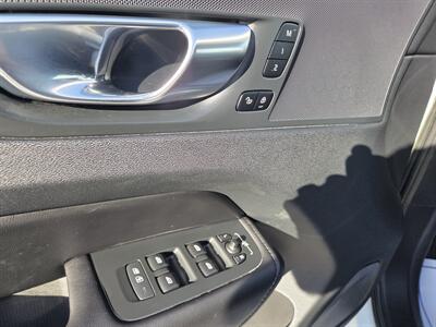 2023 Volvo XC60 B5 Plus Bright Theme   - Photo 12 - Lafayette, IN 47905