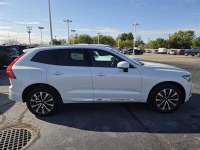 2023 Volvo XC60 B5 Plus Bright Theme   - Photo 2 - Lafayette, IN 47905