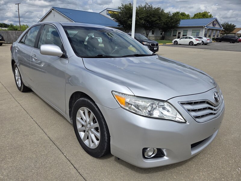 2011 Toyota Camry XLE   - Photo 1 - Lafayette, IN 47905