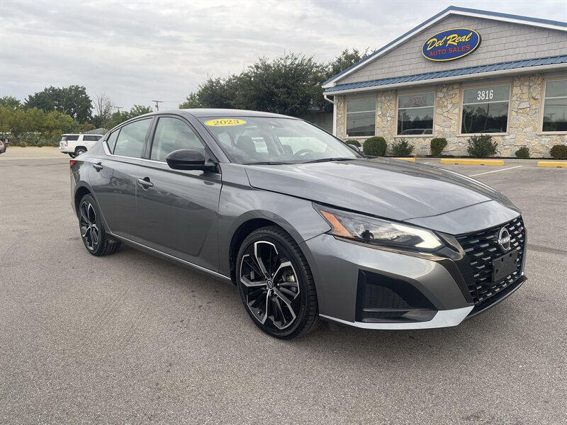 2023 Nissan Altima 2.5 SR   - Photo 1 - Lafayette, IN 47905