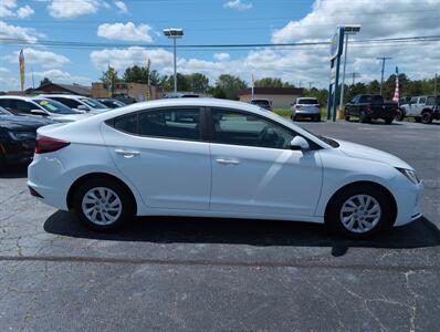 2019 Hyundai ELANTRA SE   - Photo 2 - Lafayette, IN 47905