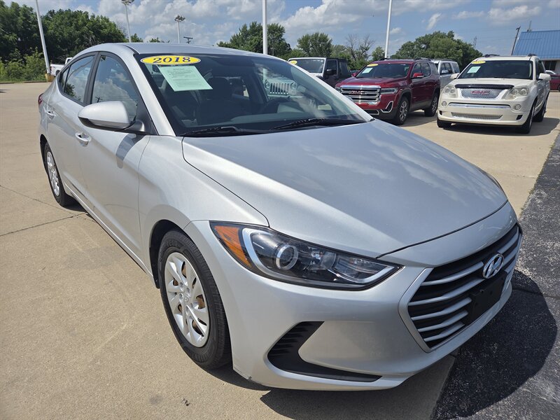 2018 Hyundai ELANTRA SE - Photo 1 - Lafayette, IN 47905