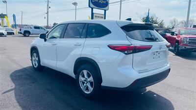 2023 Toyota Highlander L   - Photo 5 - Lafayette, IN 47905