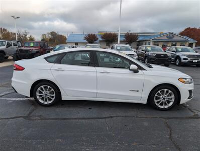 2019 Ford Fusion Hybrid SE   - Photo 2 - Lafayette, IN 47905