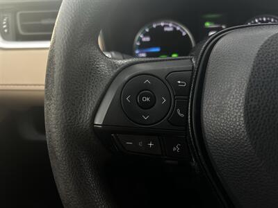2021 Toyota RAV4 Hybrid XLE   - Photo 15 - Lafayette, IN 47905