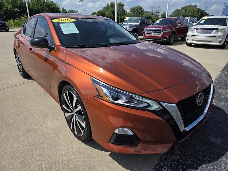 2022 Nissan Altima 2.0 SR - Photo 1 - Lafayette, IN 47905