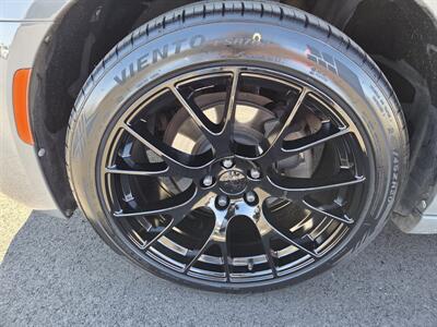 2017 Chrysler 300 Series Limited   - Photo 9 - Lafayette, IN 47905