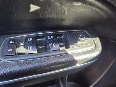 2017 Chrysler 300 Series Limited   - Photo 13 - Lafayette, IN 47905