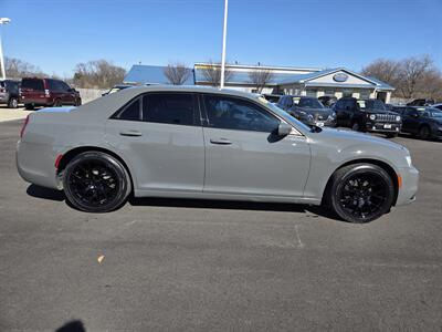 2017 Chrysler 300 Series Limited   - Photo 2 - Lafayette, IN 47905