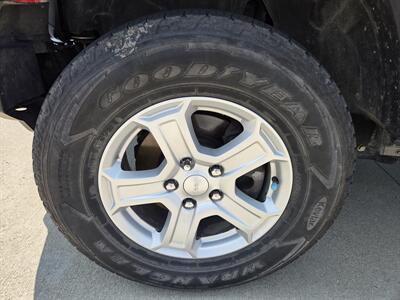 2018 Jeep Wrangler Sport   - Photo 9 - Lafayette, IN 47905