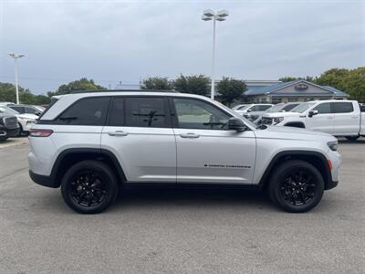2024 Jeep Grand Cherokee Altitude - Photo 2 - Lafayette, IN 47905