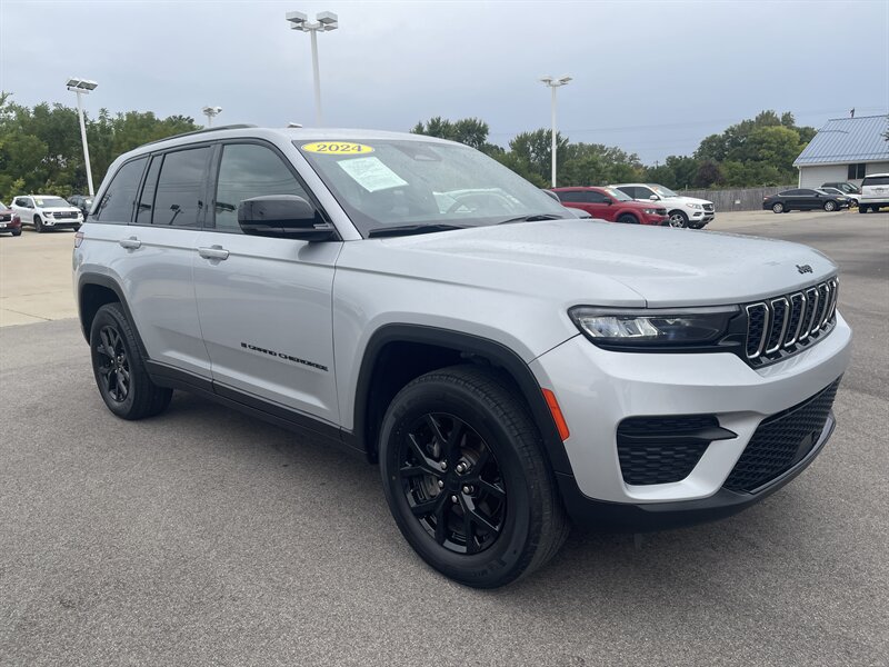 2024 Jeep Grand Cherokee Altitude   - Photo 1 - Lafayette, IN 47905