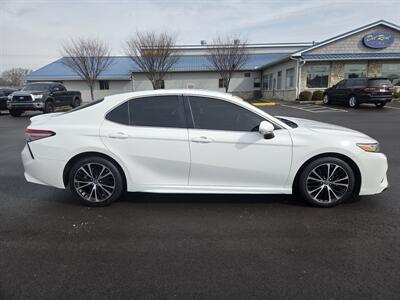2018 Toyota Camry SE   - Photo 2 - Lafayette, IN 47905
