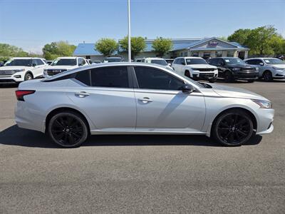2019 Nissan Altima 2.5 SR   - Photo 2 - Lafayette, IN 47905