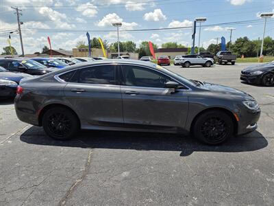 2016 Chrysler 200 Limited   - Photo 2 - Lafayette, IN 47905