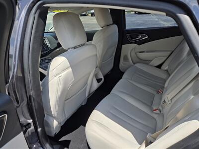 2016 Chrysler 200 Limited   - Photo 11 - Lafayette, IN 47905