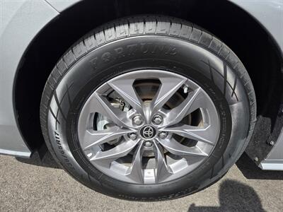 2021 Toyota Sienna LE 8-Passenger   - Photo 9 - Lafayette, IN 47905