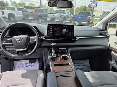 2021 Toyota Sienna LE 8-Passenger   - Photo 12 - Lafayette, IN 47905
