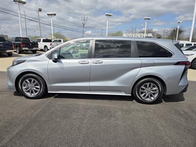 2021 Toyota Sienna LE 8-Passenger   - Photo 6 - Lafayette, IN 47905