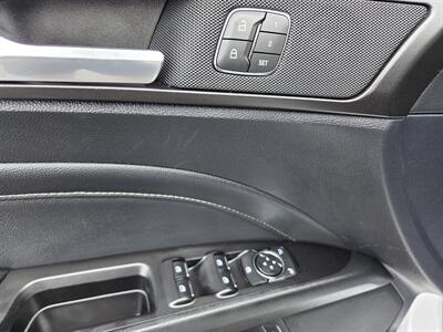 2019 Ford Fusion Hybrid Titanium   - Photo 13 - Lafayette, IN 47905