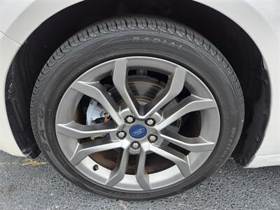 2019 Ford Fusion Hybrid Titanium   - Photo 9 - Lafayette, IN 47905