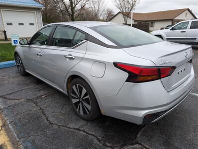 2021 Nissan Altima 2.5 SV   - Photo 5 - Lafayette, IN 47905