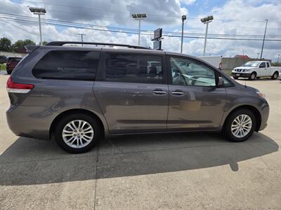 2014 Toyota Sienna XLE 7-Passenger Auto   - Photo 2 - Lafayette, IN 47905
