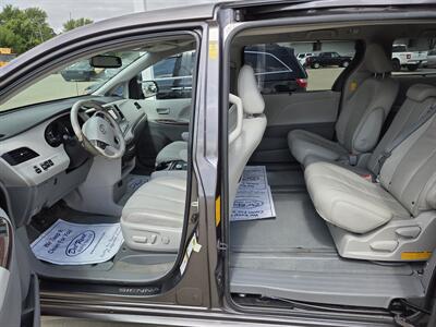 2014 Toyota Sienna XLE 7-Passenger Auto   - Photo 10 - Lafayette, IN 47905