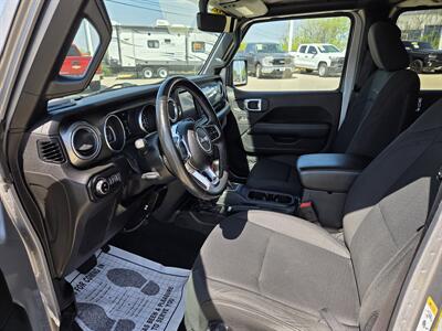 2020 Jeep Gladiator Overland   - Photo 10 - Lafayette, IN 47905
