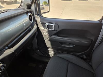 2020 Jeep Gladiator Overland   - Photo 22 - Lafayette, IN 47905